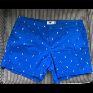 Old Navy shorts with anchors